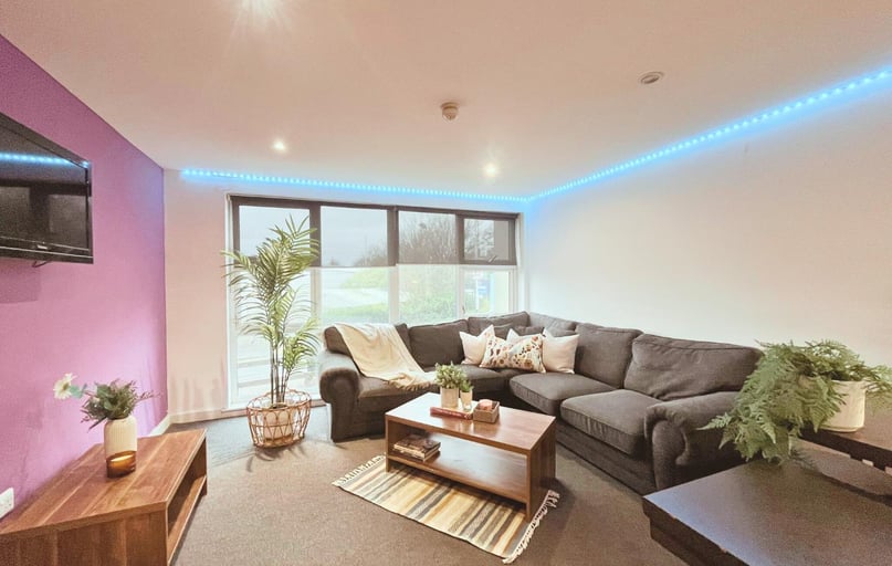 2-4 Plymbridge Lane, Crownhill, Plymouth - Image 1